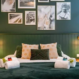Huswell - Stylish In The Heart Of Apartamento Brujas